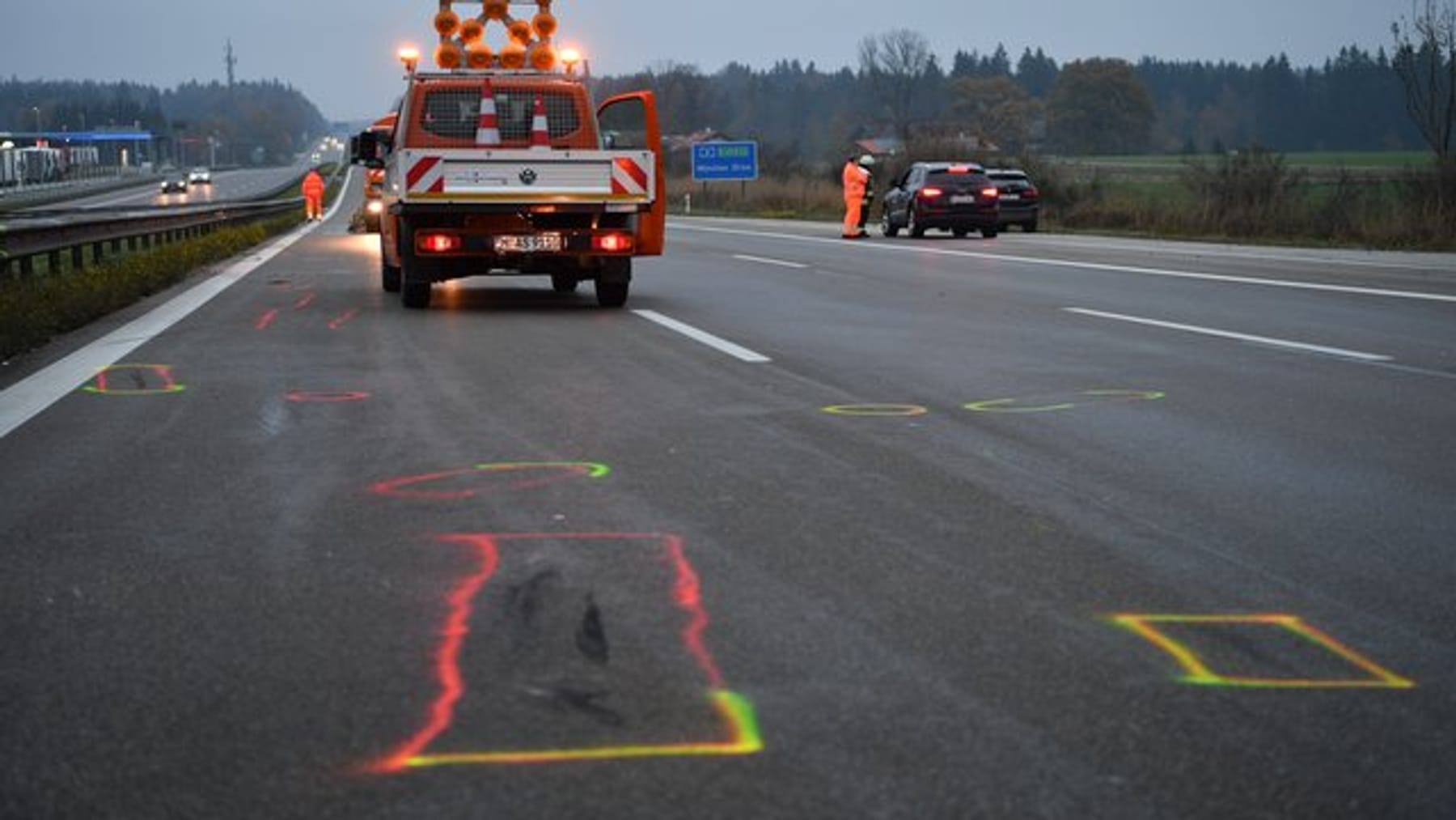 Bei Holzkirchen T Dlicher Geisterfahrer Unfall Auf A In Bayern