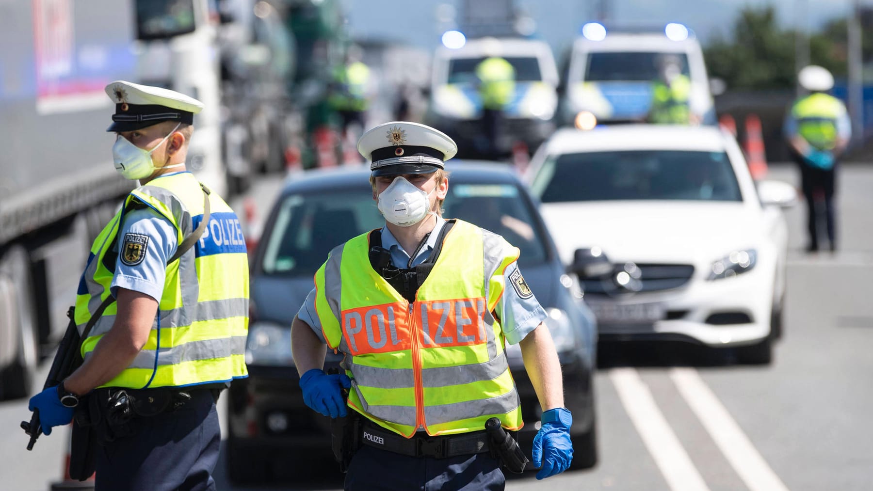 Corona Grenzkontrollen Polizei vollstreckt über 500 Haftbefehle