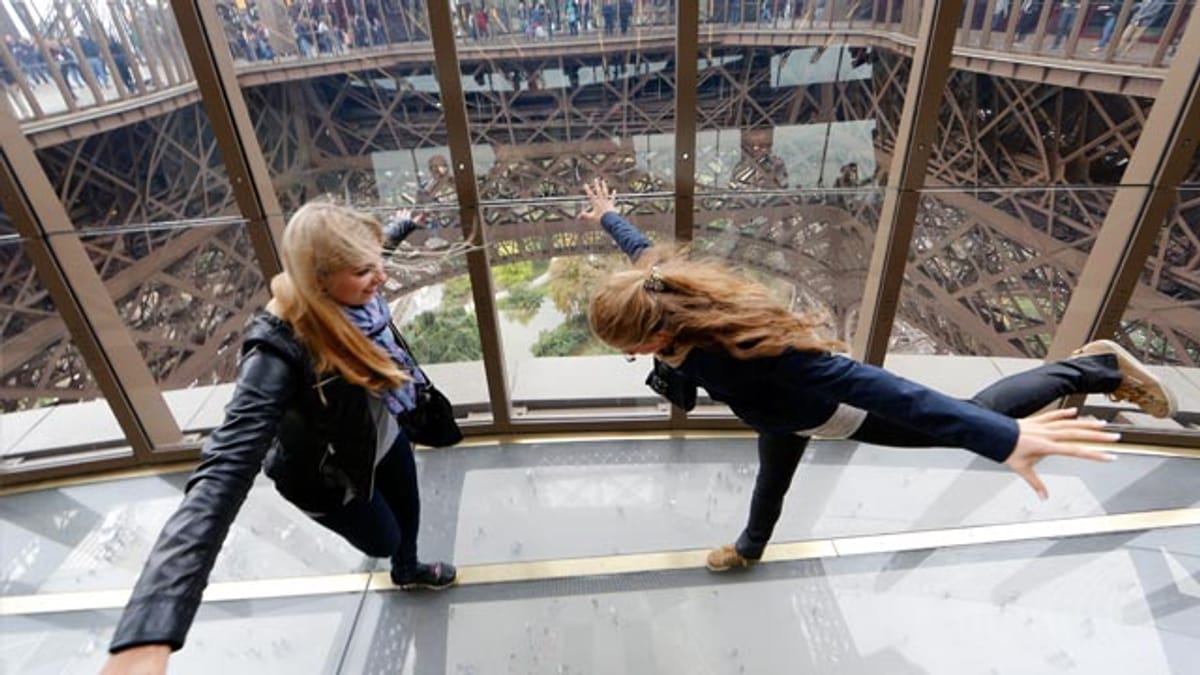 Eiffelturm In Paris Glasboden Auf Metern H He