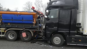 Schwerer Unfall Auf Der A27 Massive Behinderungen