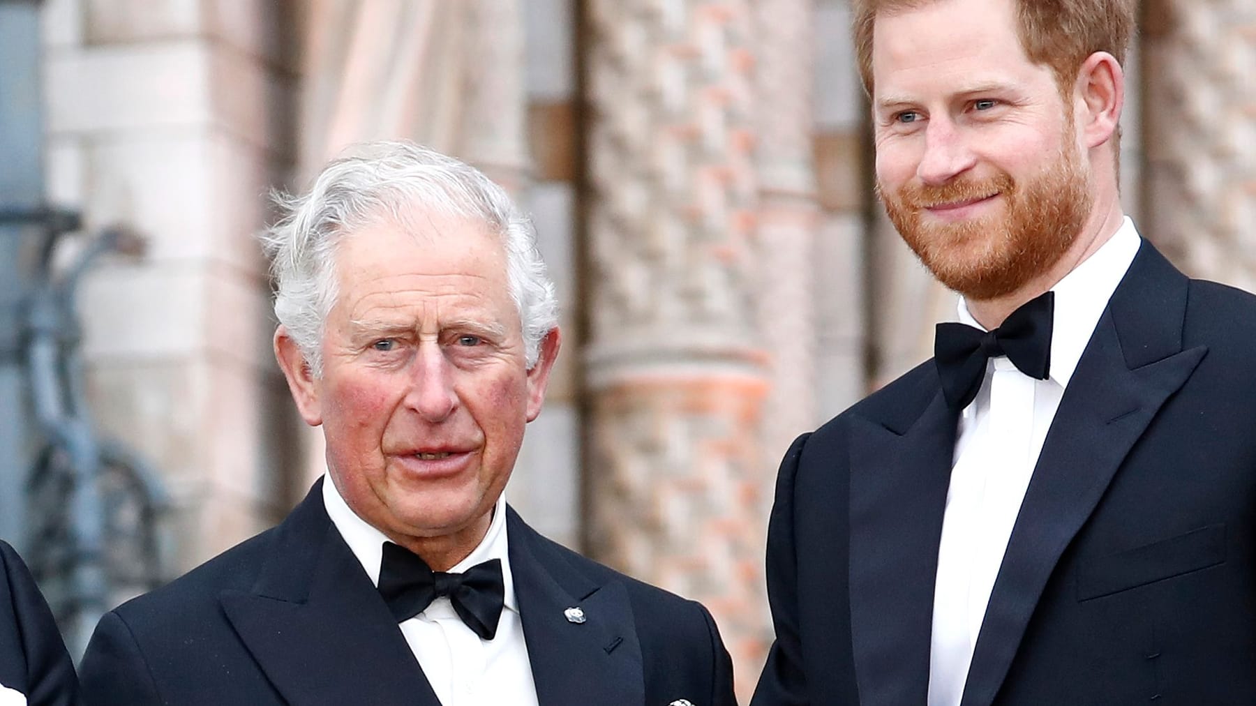 König Charles III Lädt er Harry und Meghan zur Krönung ein