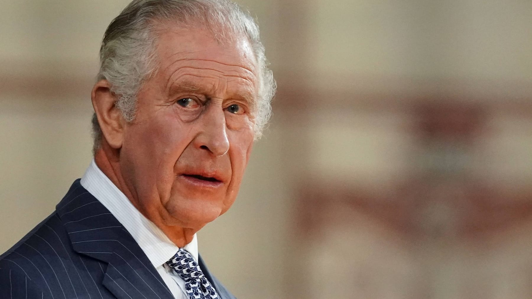 Royals König Charles III bricht zum 75 Geburtstag mit Tradition