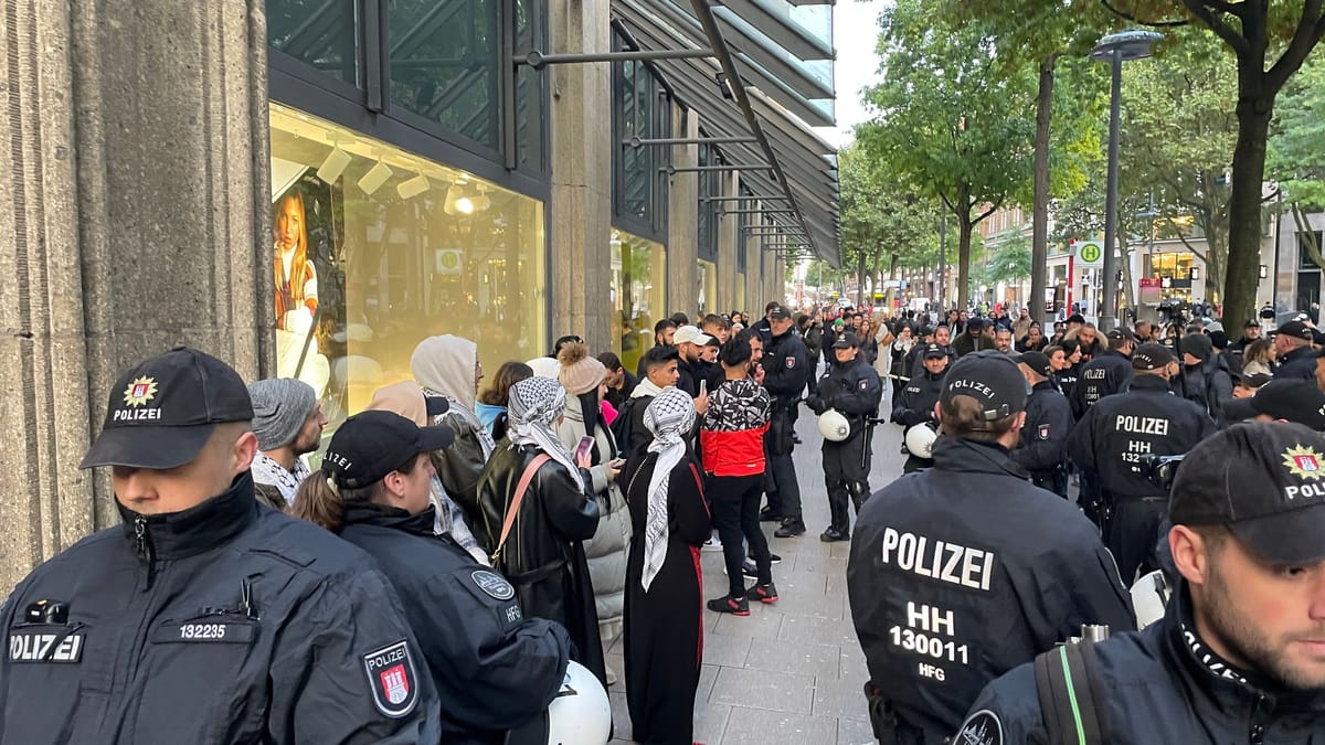 Hamburg Dutzende bei verbotener Palästinenser Demo in der Innenstadt