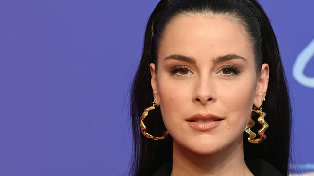 Lena Meyer Landrut S Ngerin Teilt Urlaubsgr E Im Bikini