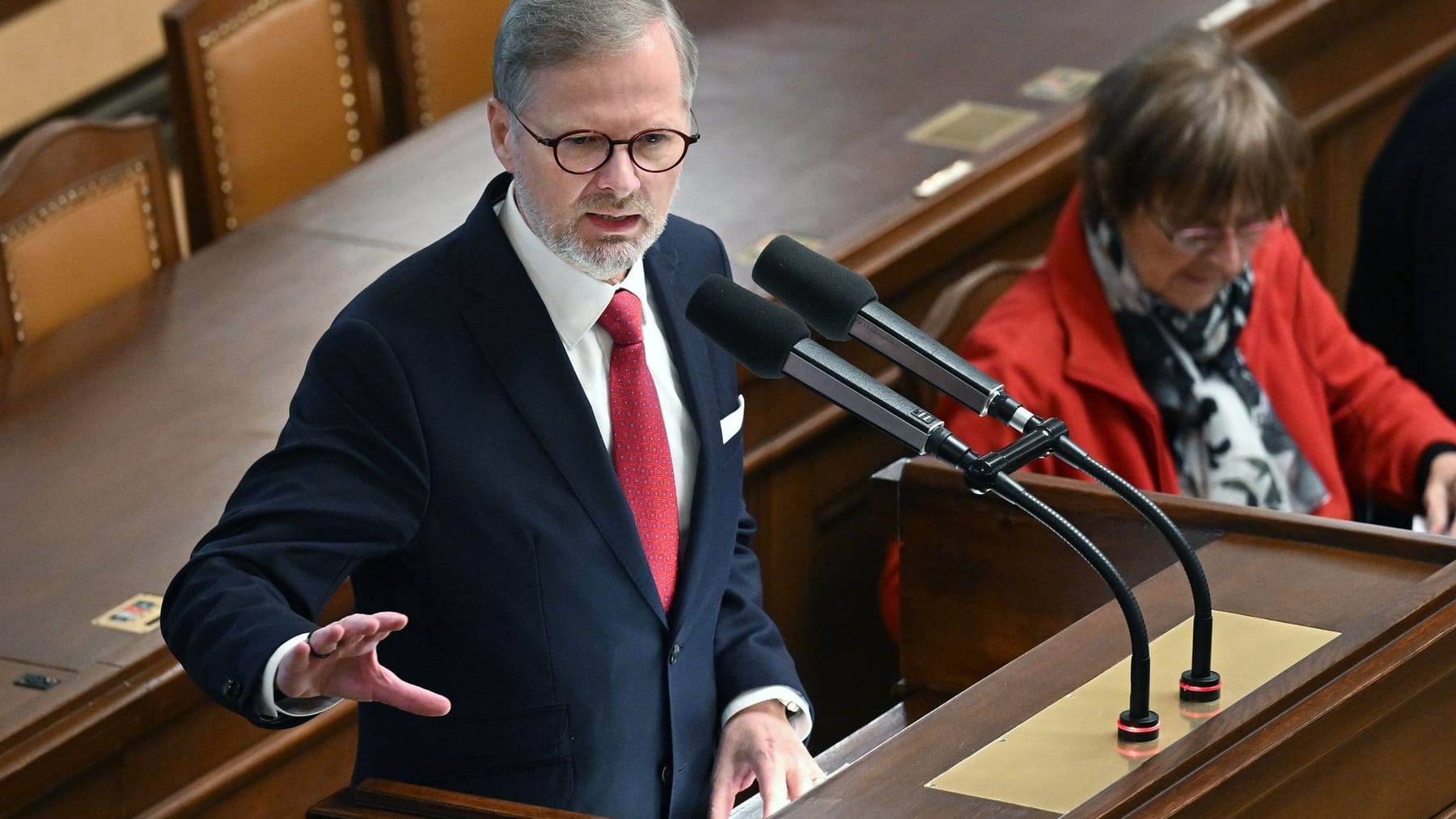 Parlament Tschechische Regierung übersteht Misstrauensantrag