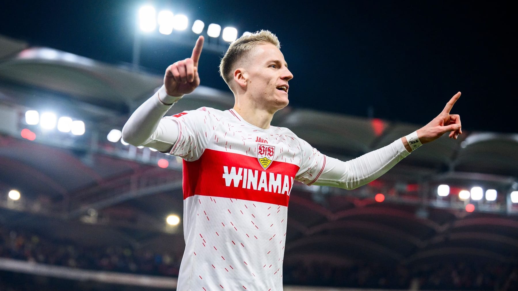 Nationalspieler F Hrich Verl Ngert Beim Vfb Stuttgart