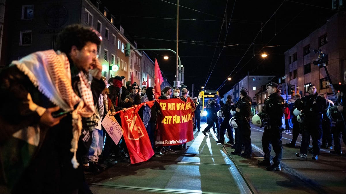 Pro Palästina Demo in Essen Ermittlungen nach Angriff auf Polizisten