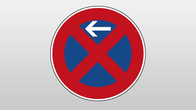 Absolutes Halteverbot mit einem Pfeil zur Fahrbahn weisend: Anfang des verbotenen Bereichs; Weder Parken noch Halten ist erlaubt.