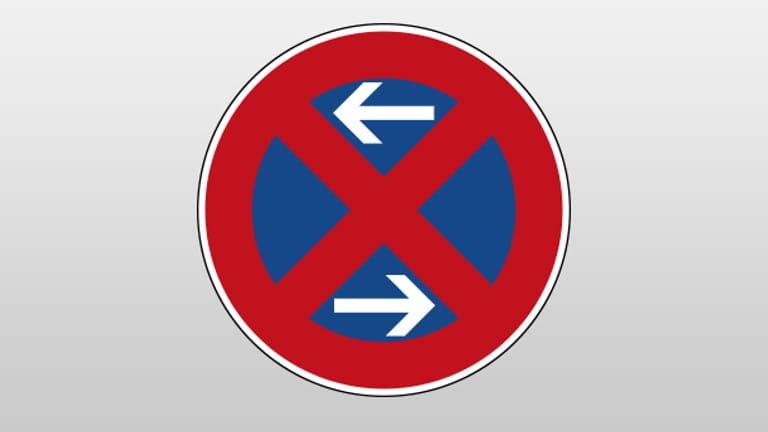 Absolutes Halteverbot mit zwei Pfeilen: Hier ist die Mitte des Haltverbots gekennzeichnet; weder Parken noch Halten ist erlaubt.