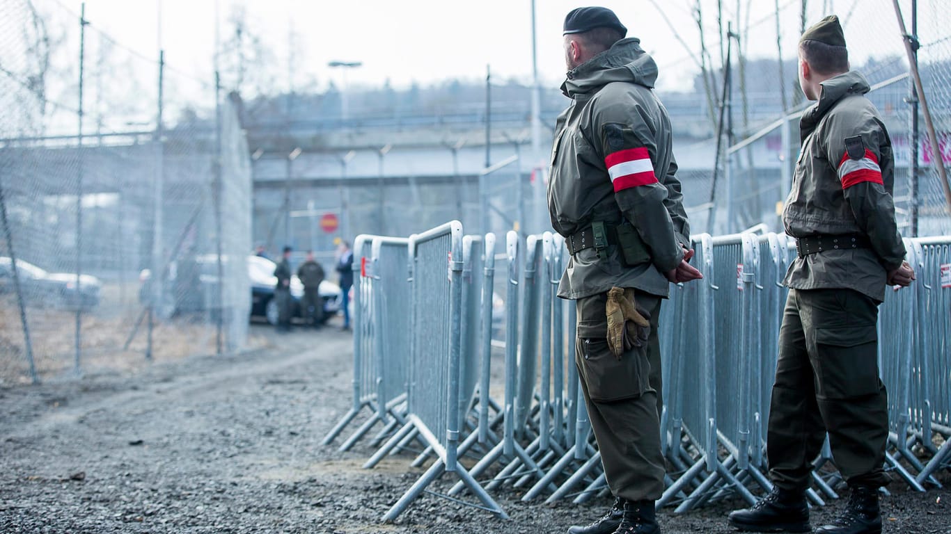 Österreichische Grenzschützer an der Grenze zu Slowenien: Das Land sieht sich am Ende seiner Leistungsfähigkeit.