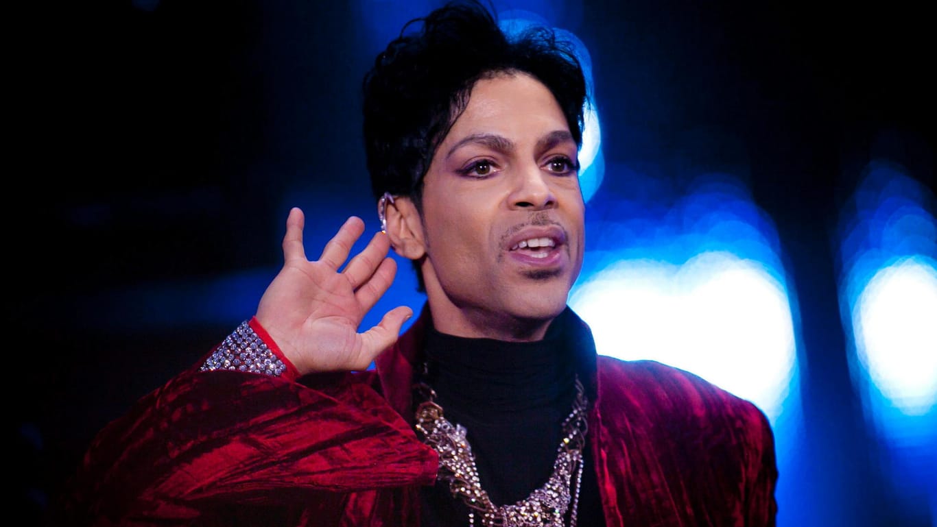 Popstar Prince war am 21. April leblos in seinem Aufzug aufgefunden worden.