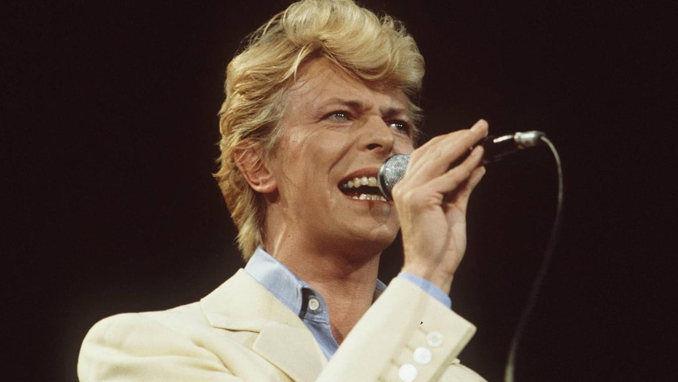 David Bowie bei einem Auftritt in der Londonder Wembley Arena im Juni 1983.