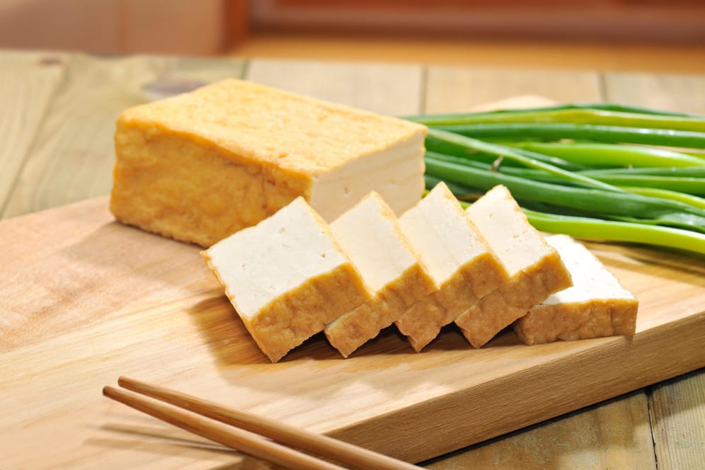 Mit Tofu können Sie Ihre vegane Diät starten.