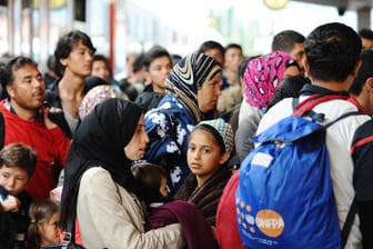 Flüchtlinge bei ihrer Ankunft in Bayern.