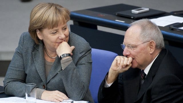 Kanzerlin Angela Merkel mit Wolfgang Schäuble im Bundestag.