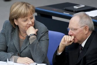 Kanzerlin Angela Merkel mit Wolfgang Schäuble im Bundestag.