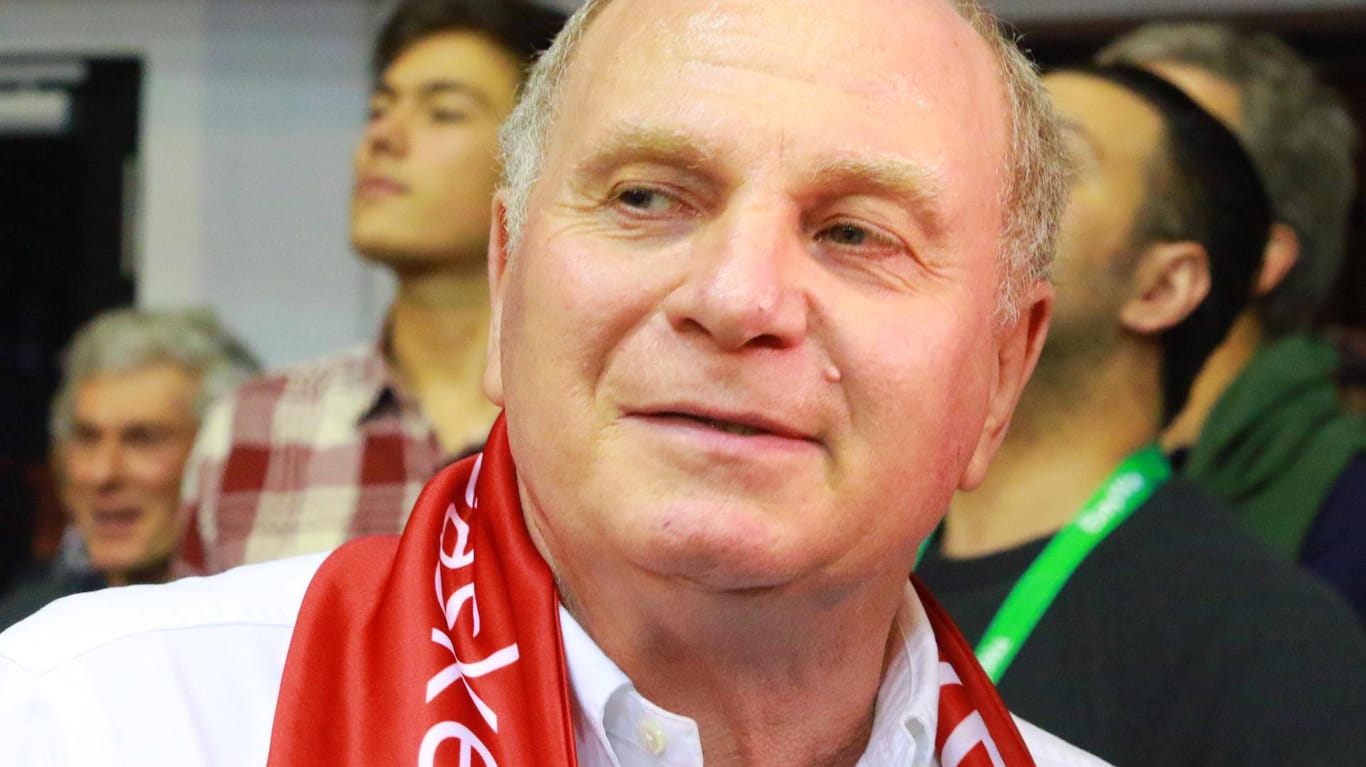 Uli Hoeneß glaubt nicht an ein Ende einer Ära beim FC Bayern.