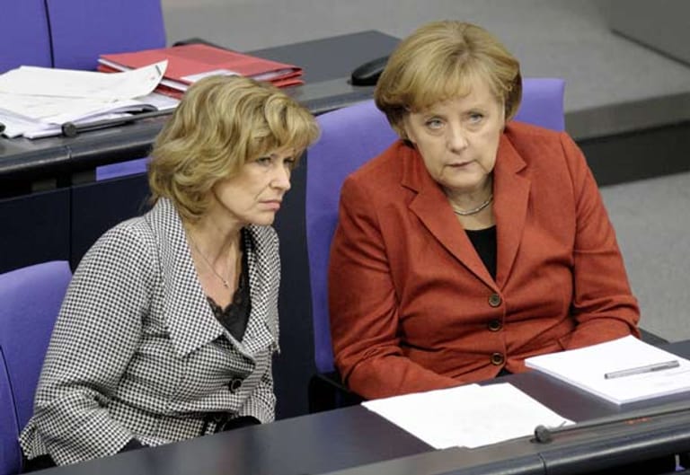 Dagmar Wöhrl und Bundeskanzlerin Angela Merkel 2008 gemeinsam im Bundestag.