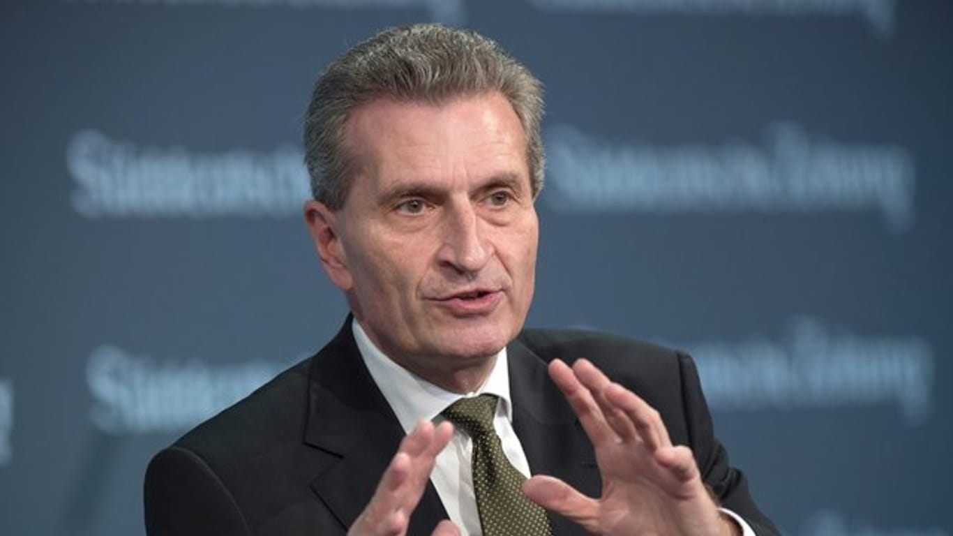 Wird sich auch zu zwei Affären im vergangenen Jahr äußern müssen: Günther Oettinger.