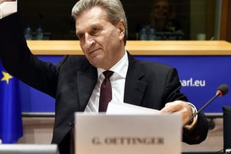 EU Haushalts- und Personalkommissar Günther Oettinger am Montag im Europaparlament in Brüssel.