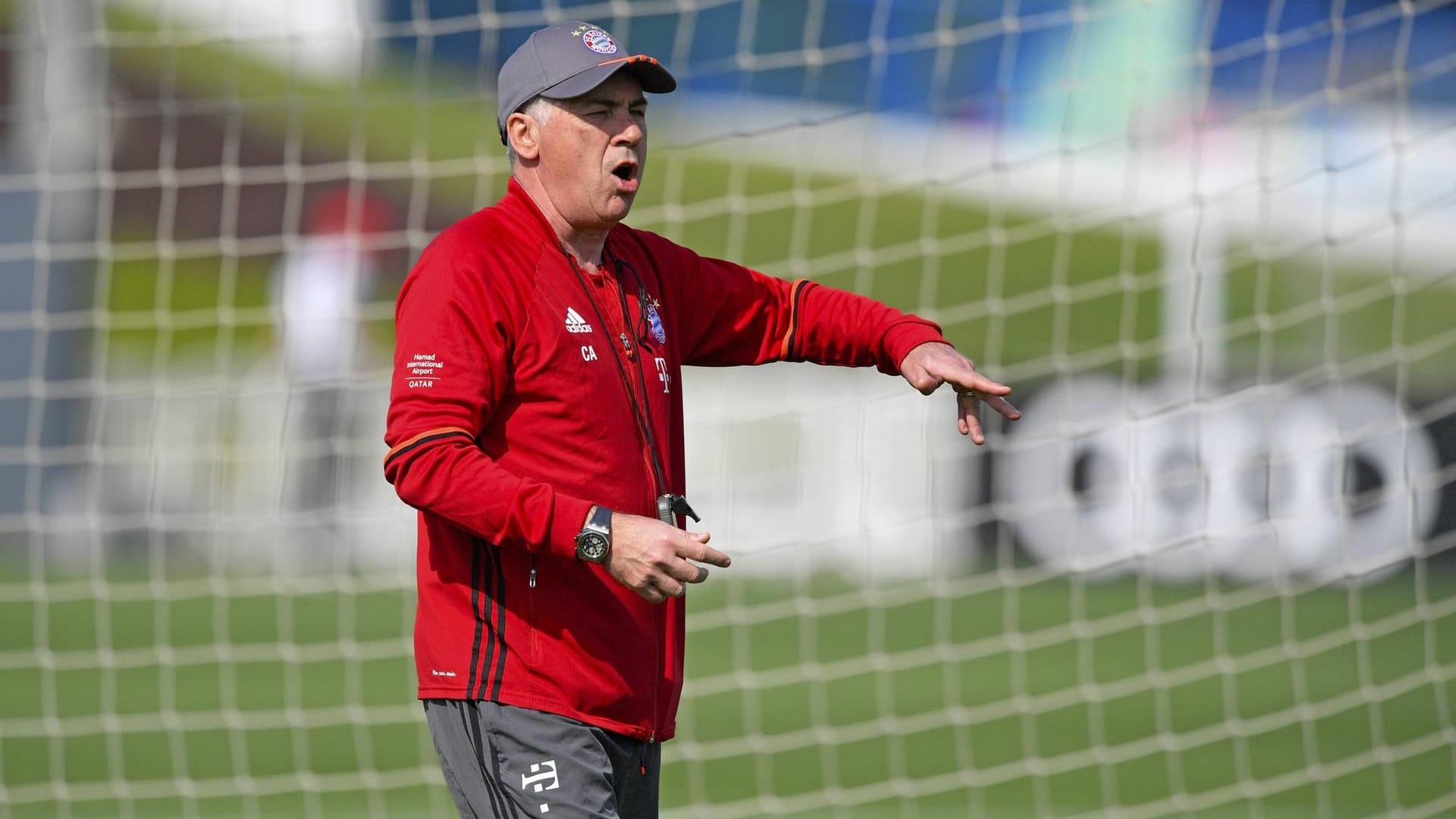 Trainer Carlo Ancelotti und FC Bayern München konnten in Doha unter perfekten Bedingungen trainieren. Trainer Carlo Ancelotti und FC Bayern München konnten in Doha unter perfekten Bedingungen trainieren.