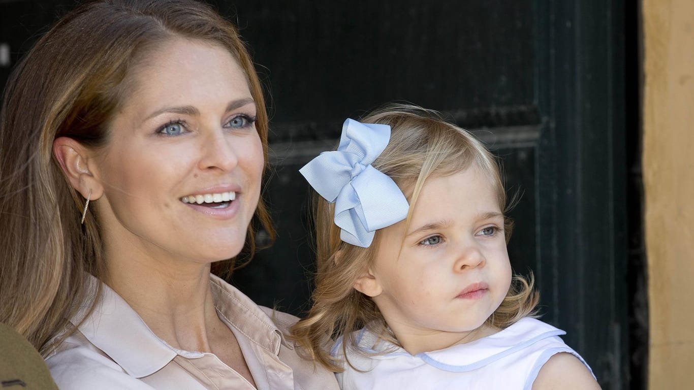 Prinzessin Madeleine und Töchterchen Leonore im Sommer 2016.