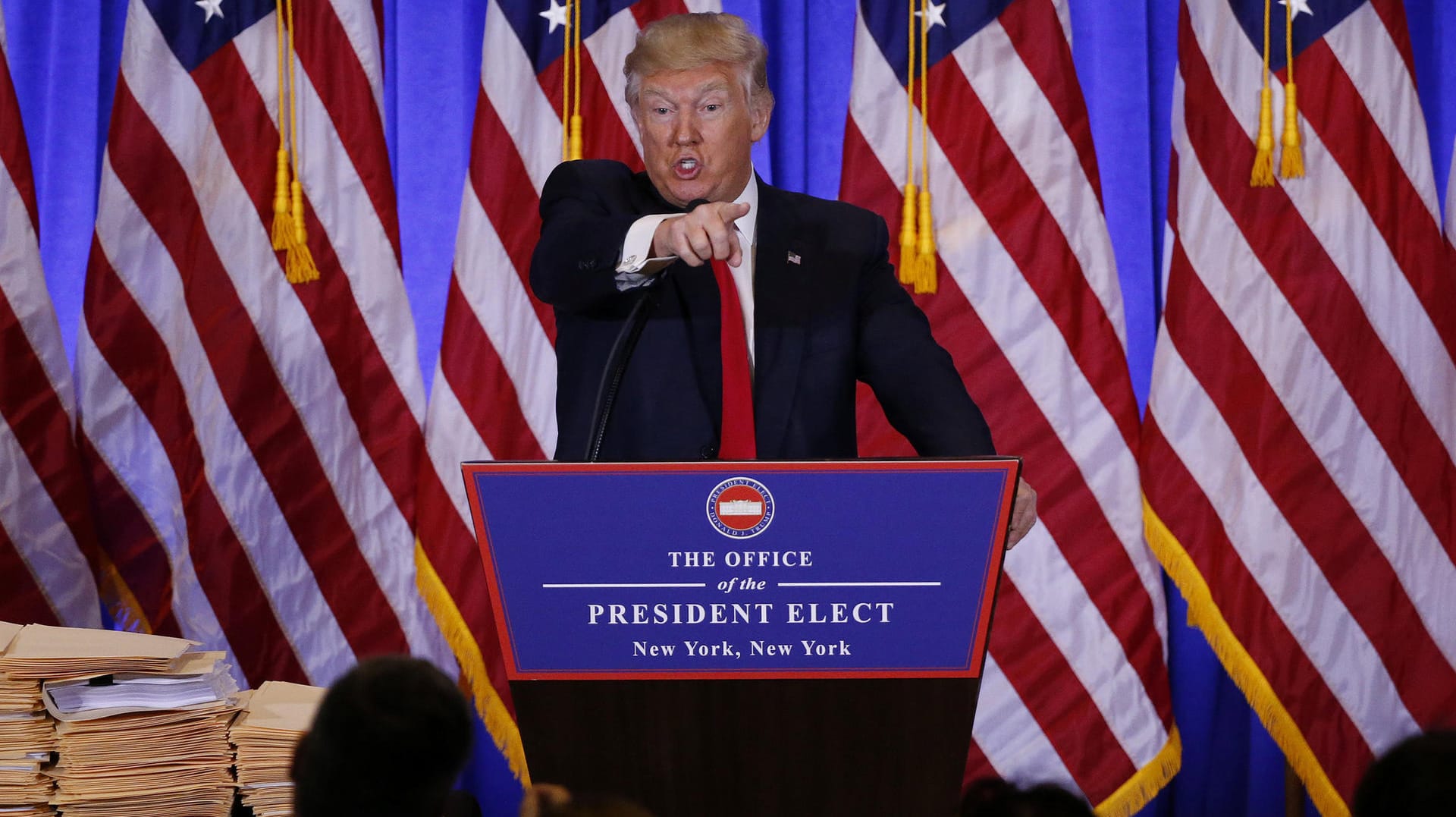 Hitziges Wortgefecht: Donald Trump legt sich mit Reporter Jim Acosta.