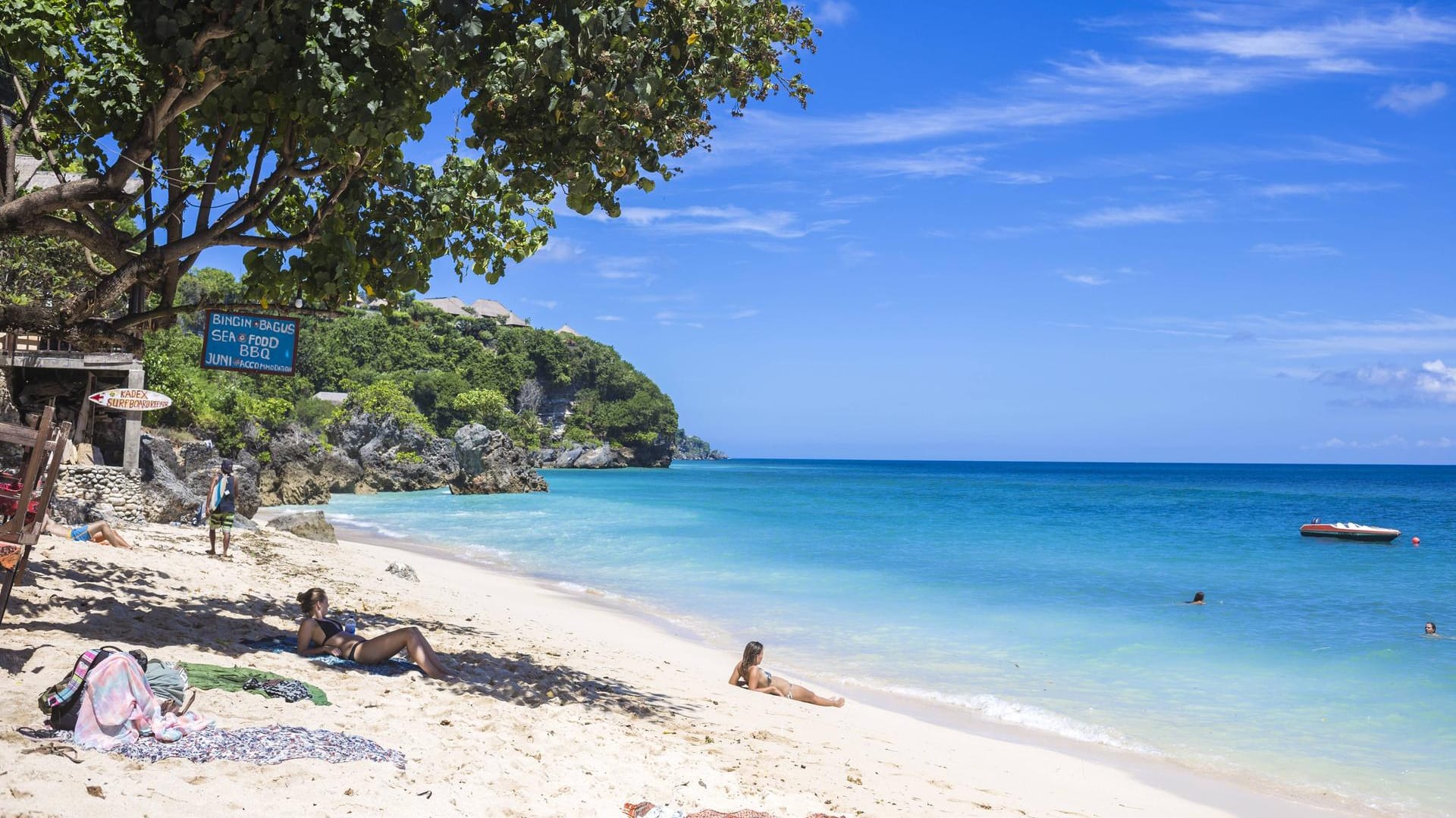 Bali gehört zu den Lieblingszielen der Australier. Doch für hunderte Besucher dauert der Aufenthalt ungeplant länger.