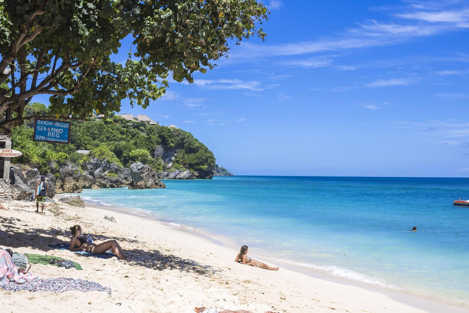 Bali gehört zu den Lieblingszielen der Australier. Doch für hunderte Besucher dauert der Aufenthalt ungeplant länger.