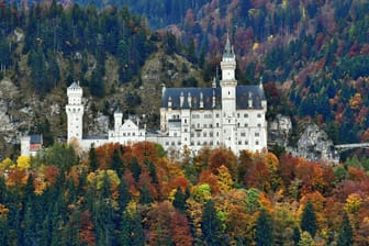 Das Schloss Neuschwanstein bei Füssen im Allgäu.