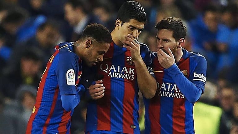 Dreigestirn: Ob sich Neymar, Luis Suarez und Lionel Messi (von links) über die Zukunft des FC Barcelona unterhalten?