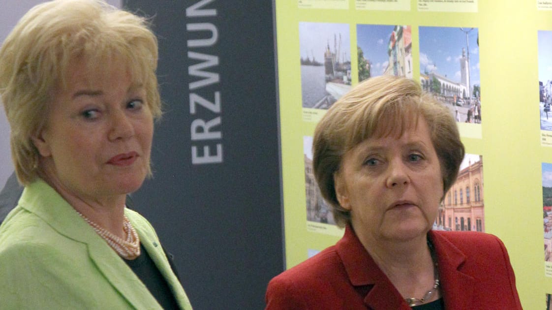 Erika Steinbach wirft der Kanzlerin eine völlig verfehlte Politik vor.