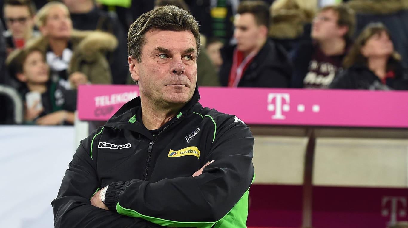 Borussia Mönchengladbachs Trainer Dieter Hecking war sichtlich angefressen.