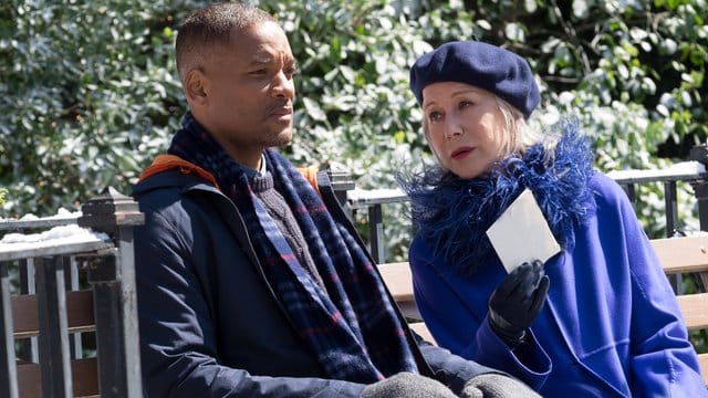 Will Smith als trauernder Vater Howard und Helen Mirren als "Tod".