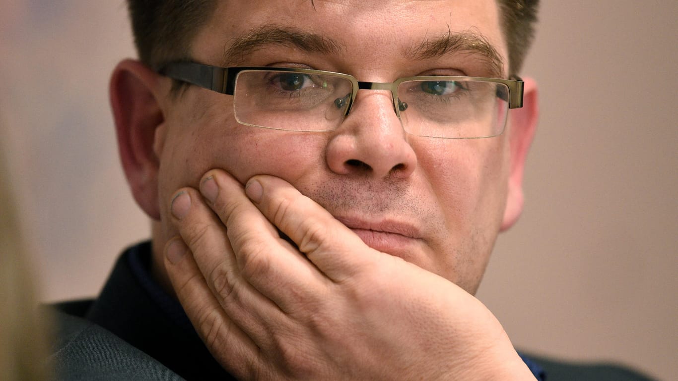 Der Politiker der Linken, Andrej Holm, tritt als Berliner Staatssekretär zurück.