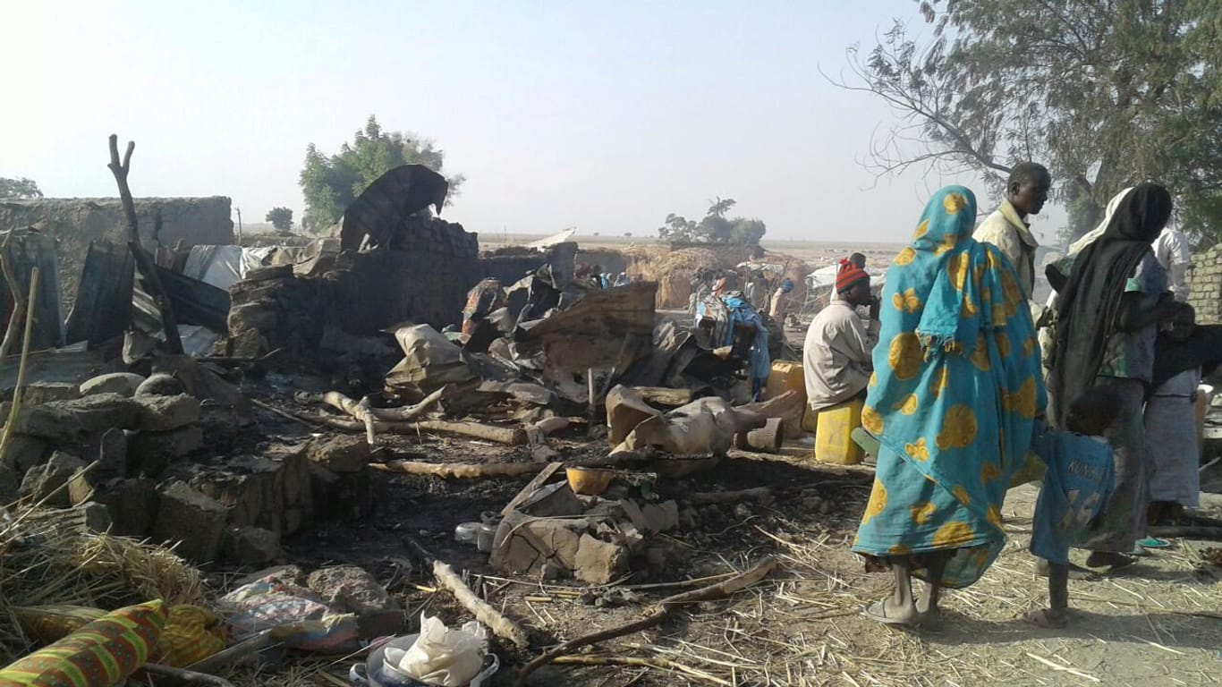 Katastrophaler Fehler bei einem Anti-Terror-Einsatz in Nigeria: Das Militär hat ein Flüchtlingscamp angegriffen.