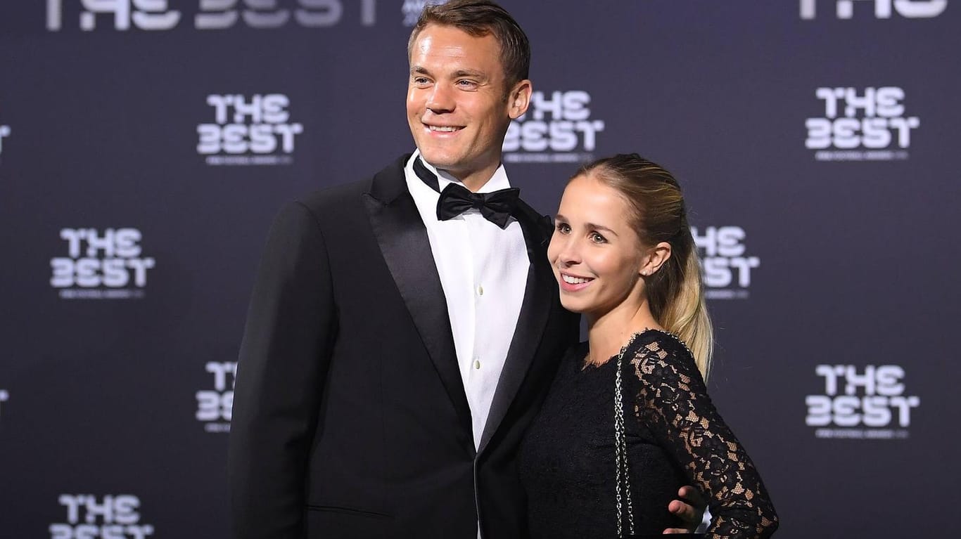 Manuel Neuer und seine Freundin Nina bei der Verleihung der FIFA Fußball Awards 2016.