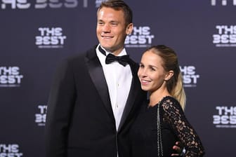 Manuel Neuer und seine Freundin Nina bei der Verleihung der FIFA Fußball Awards 2016.