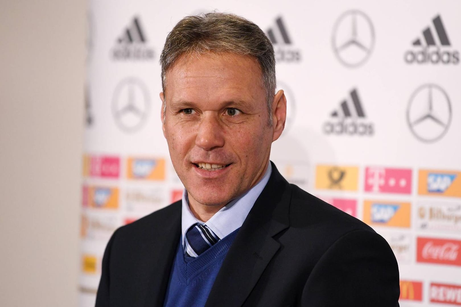 Marco van Basten ist mittlerweile Funktionär bei der FIFA.