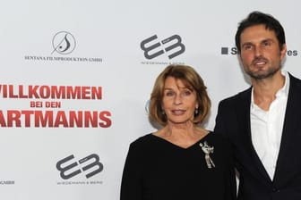 Senta Berger und Simon Verhoeven bei der Premiere von "Willkommen bei den Hartmanns" in München.