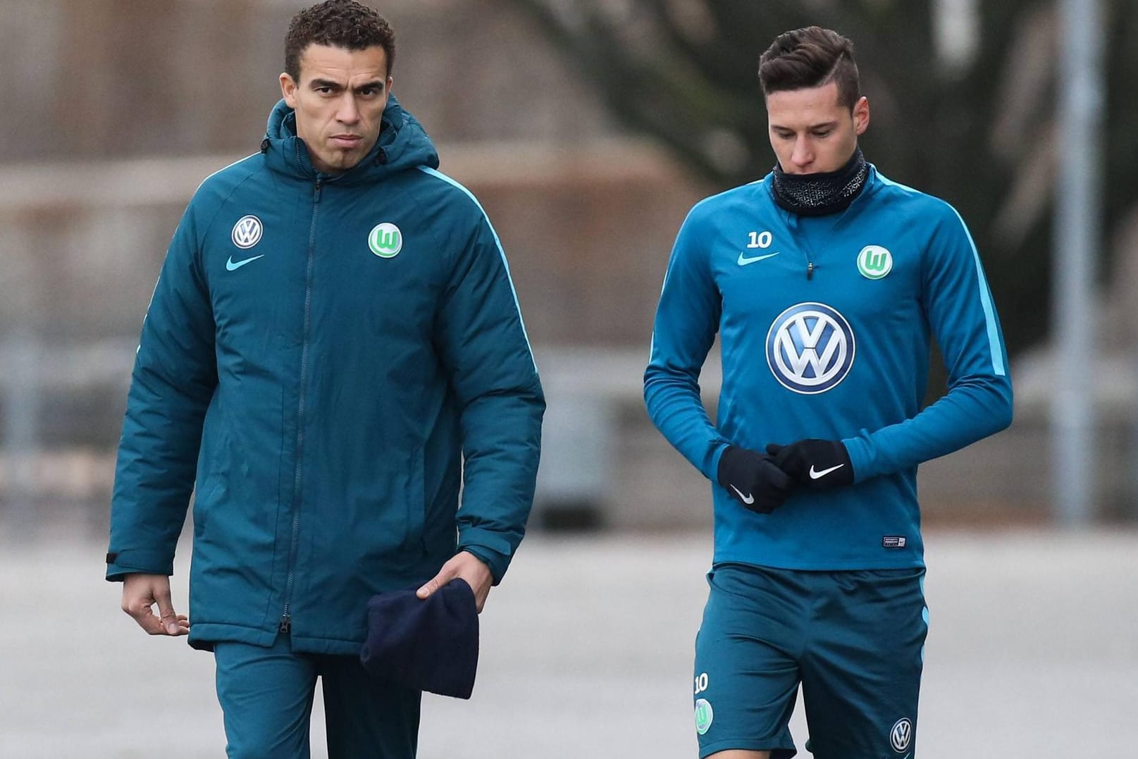 Trainer Valerien Ismael und Julian Draxler (re.) gehen mittlerweile getrennte Wege.