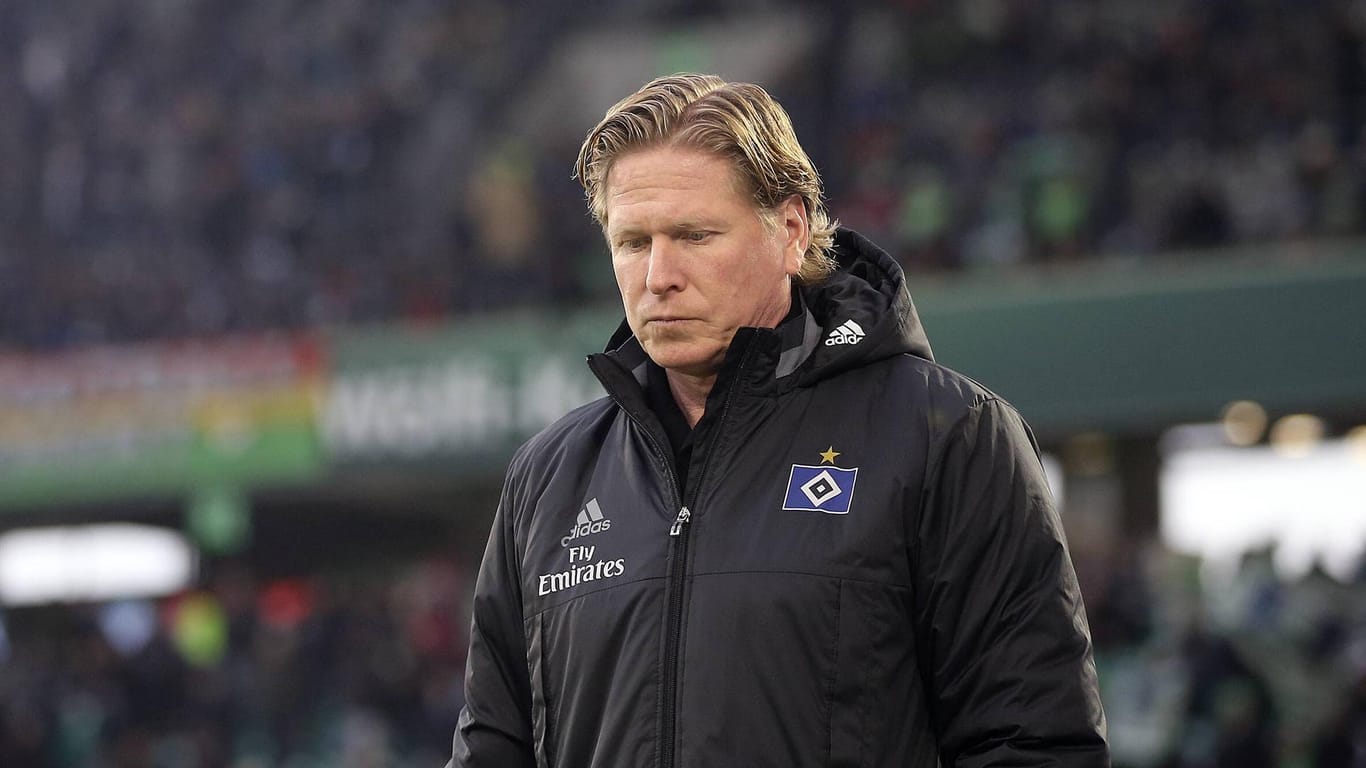HSV-Trainer Markus Gisdol hatte nach dem Spiel in Wolfsburg einen dicken Hals.
