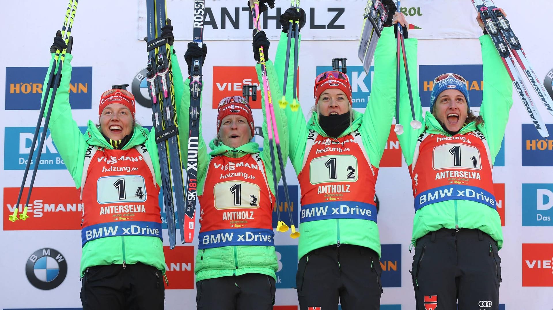 Erfolgreiches Quartett: Dahlmeier, Franziska Hildebrand, Maren Hammerschmidt und Vanessa Hinz (von links) waren in der Staffel von Antholz nicht zu schlagen.