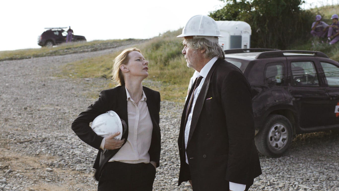 Sandra Hüller als Ines und Peter Simonischek als Winfried in einer Szene des Films "Toni Erdmann".