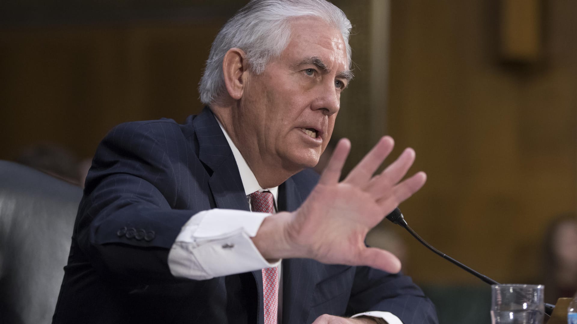 Der künftige US-Außenminister Rex Tillerson will mit einer ungewöhnlich frischen Mannschaft beginnen. Der künftige US-Außenminister Rex Tillerson will mit einer ungewöhnlich frischen Mannschaft beginnen.