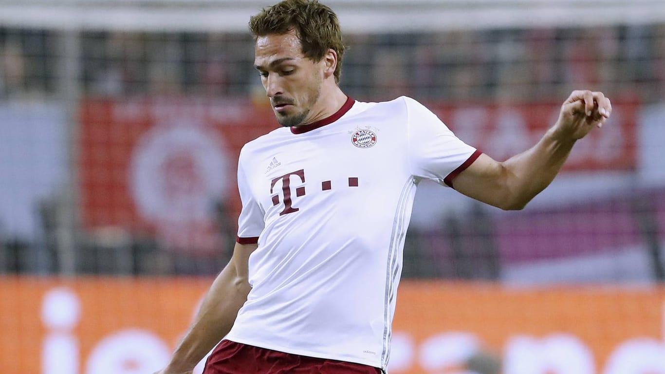 Der FC Bayern hat sich Abwehrspieler Mats Hummels etwa 35 Millionen Euro kosten lassen.