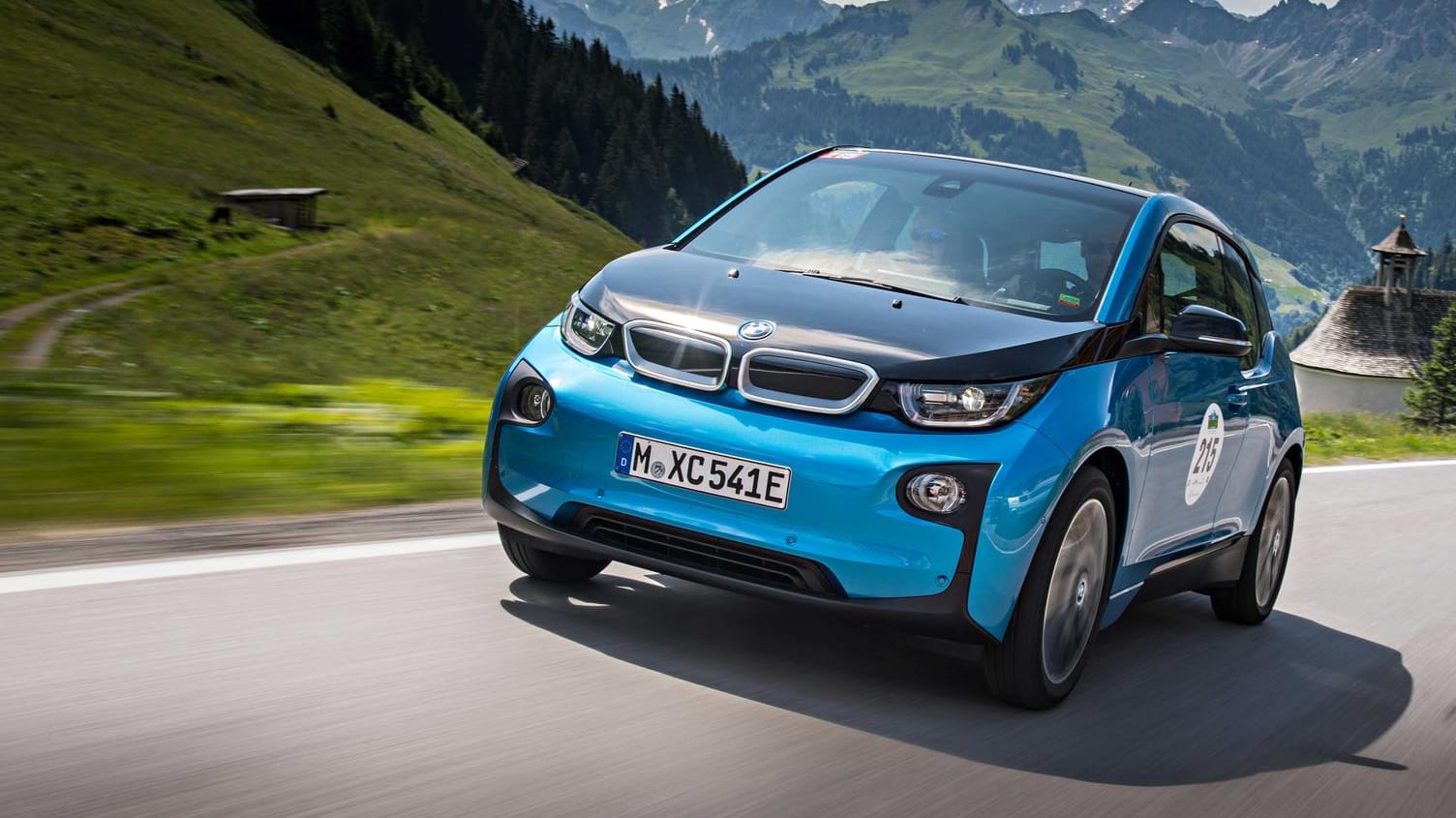 BMW i3: Das "Gesicht" wirkt durch abgesetzte Flächen wie eine Maske.