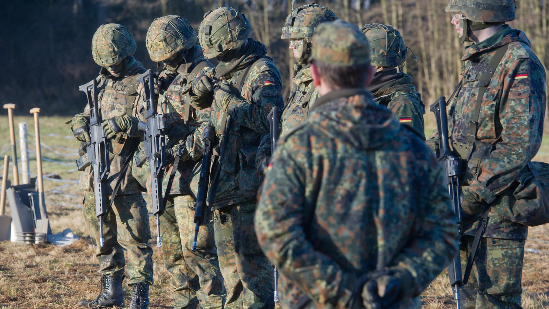 Von der Leyen unter Druck – Sex-Rituale bei der Kampfsanitäter-Ausbildung