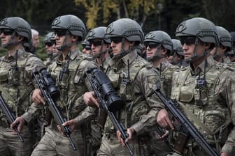 Türkische Soldaten bei einer Gedenkfeier in Ankara.