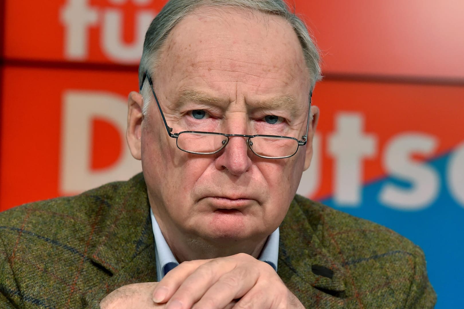 Alexander Gauland siniert während einer Delegiertenkonferenz der AfD.